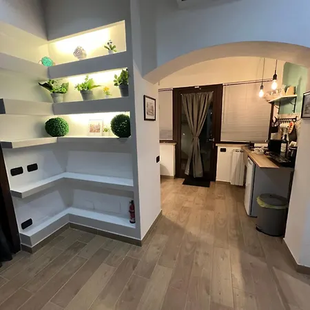 Rea Silvia Intero Indipendente Rom